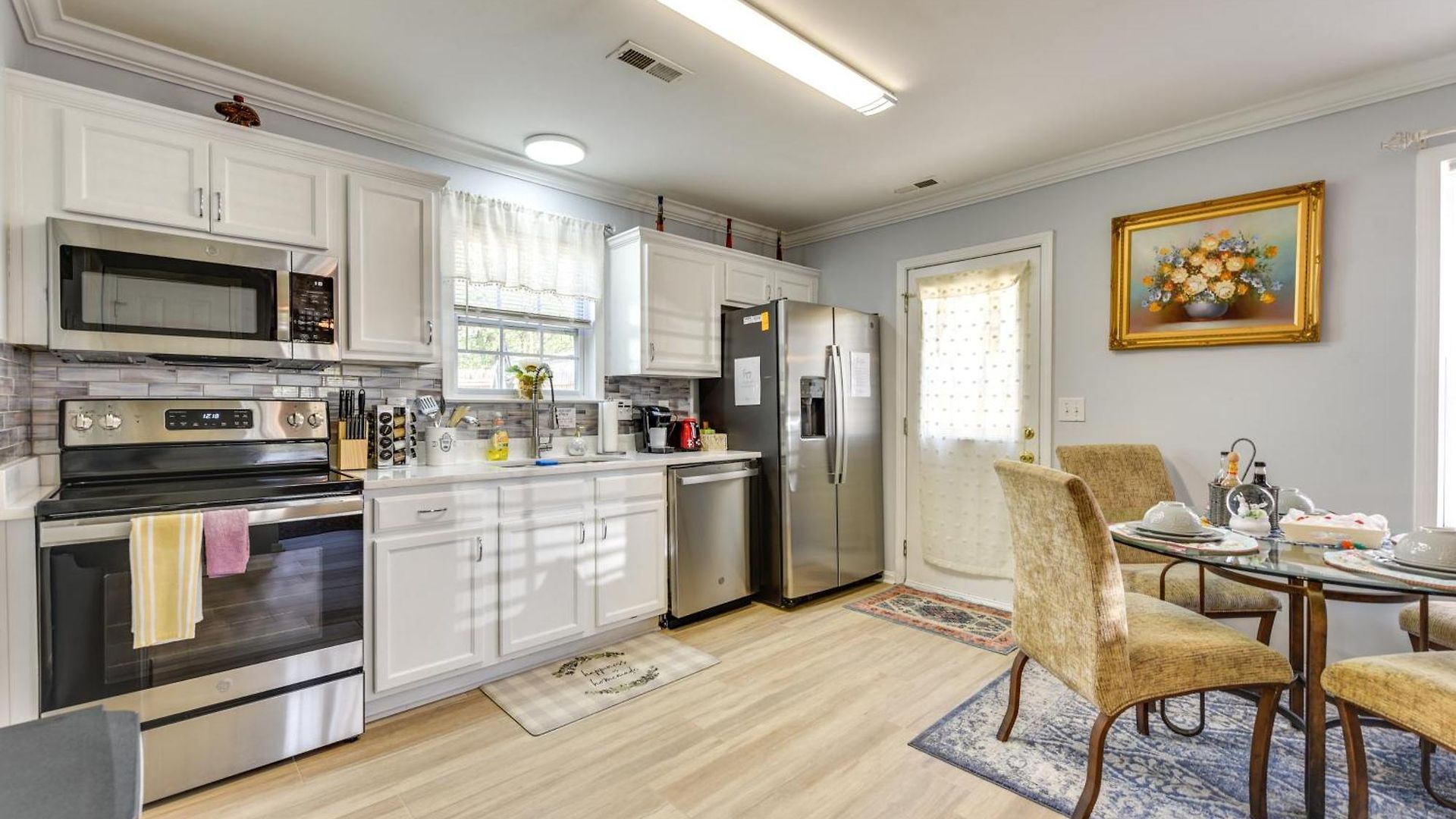 Holiday home Downtown Gem With Fenced Yard, Bbq Grill And Firepit *