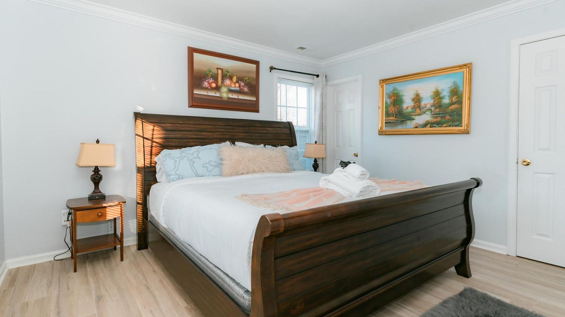 Downtown Gem With Fenced Yard, Bbq Grill And Firepit Holiday home