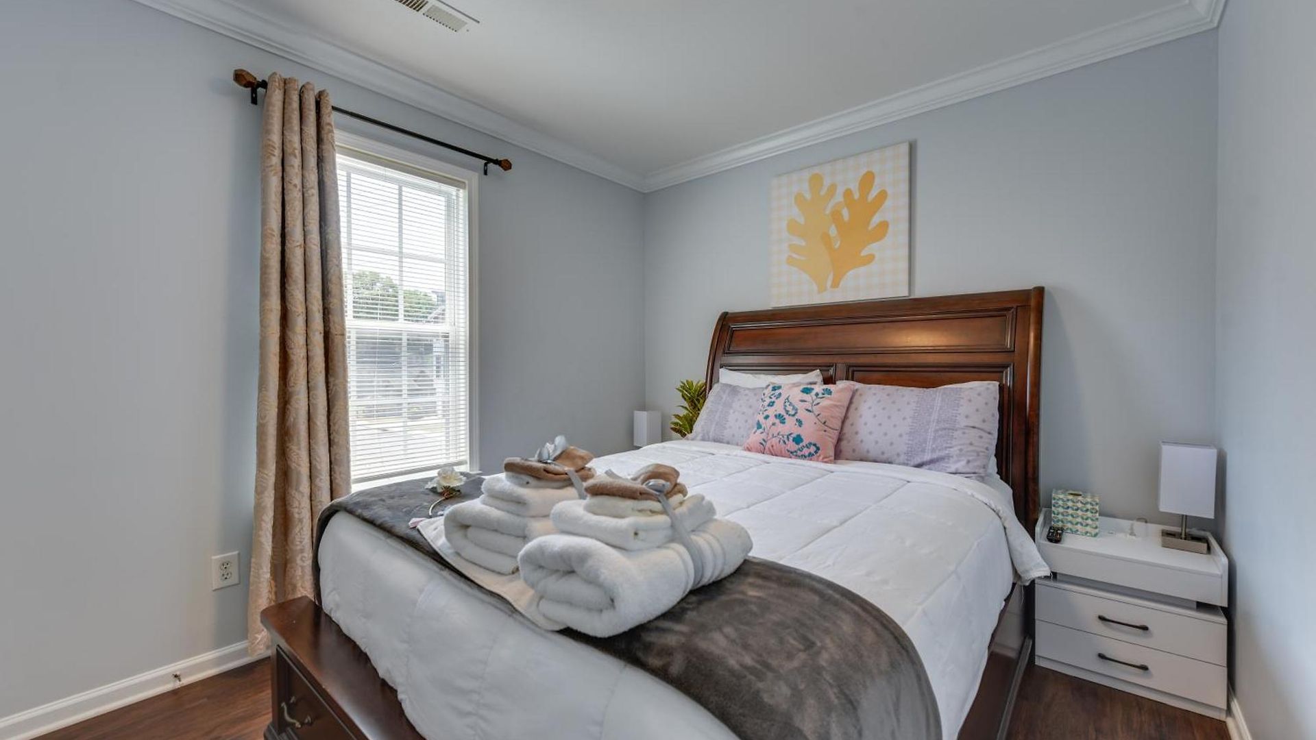 Downtown Gem With Fenced Yard, Bbq Grill And Firepit