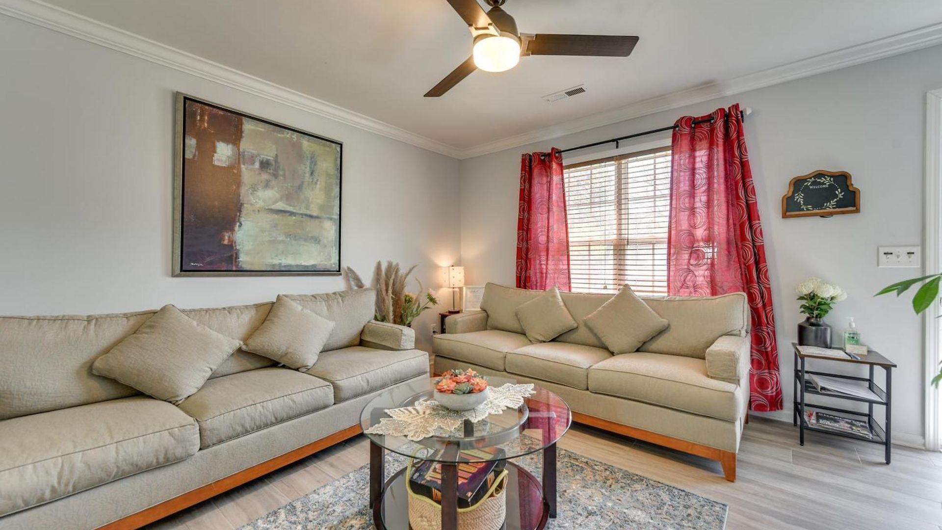 Holiday home Downtown Gem With Fenced Yard, Bbq Grill And Firepit *