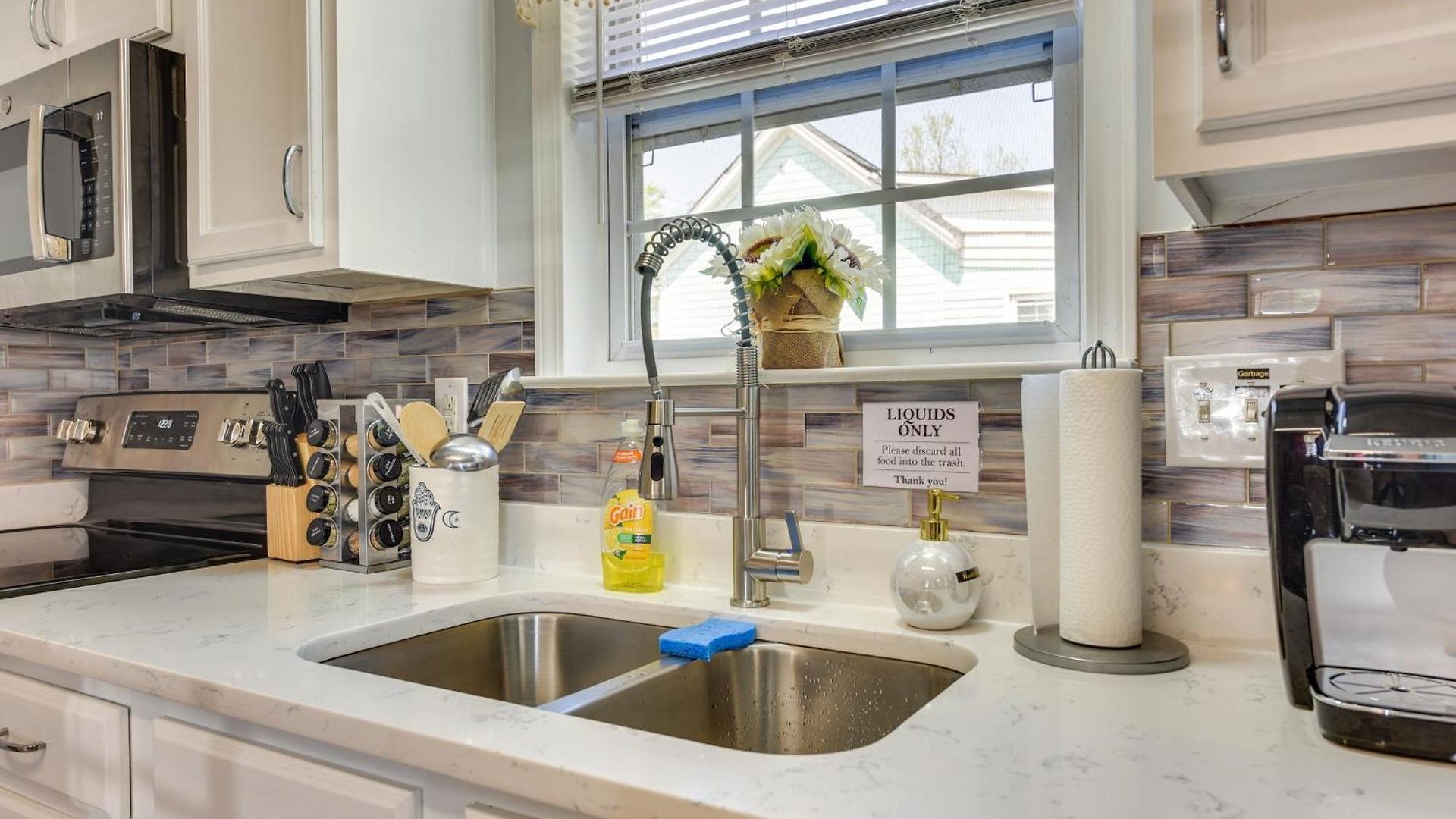 Holiday home Downtown Gem With Fenced Yard, Bbq Grill And Firepit *