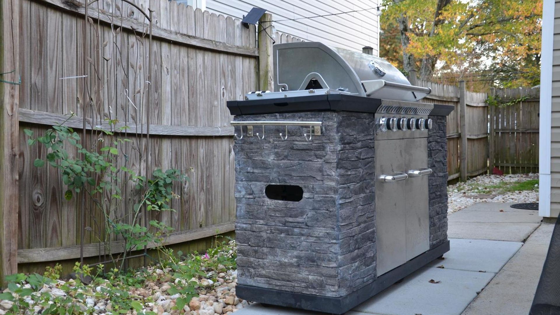Downtown Gem With Fenced Yard, Bbq Grill And Firepit