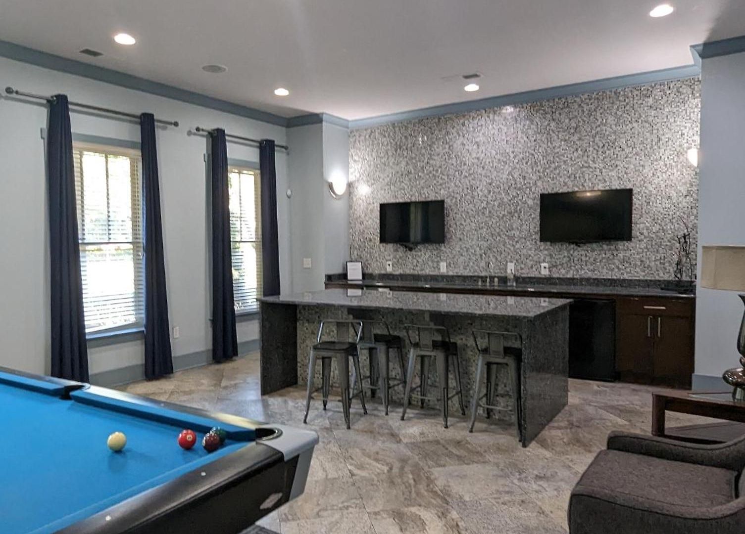 Apartment Frisky Adult Play Place - Fri & Sat Get Sunday Free! 