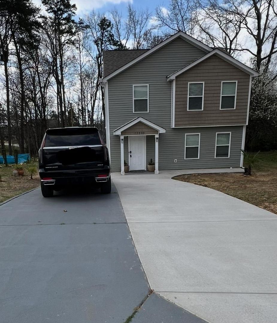 Family House With Jacuzzi Holiday home Charlotte