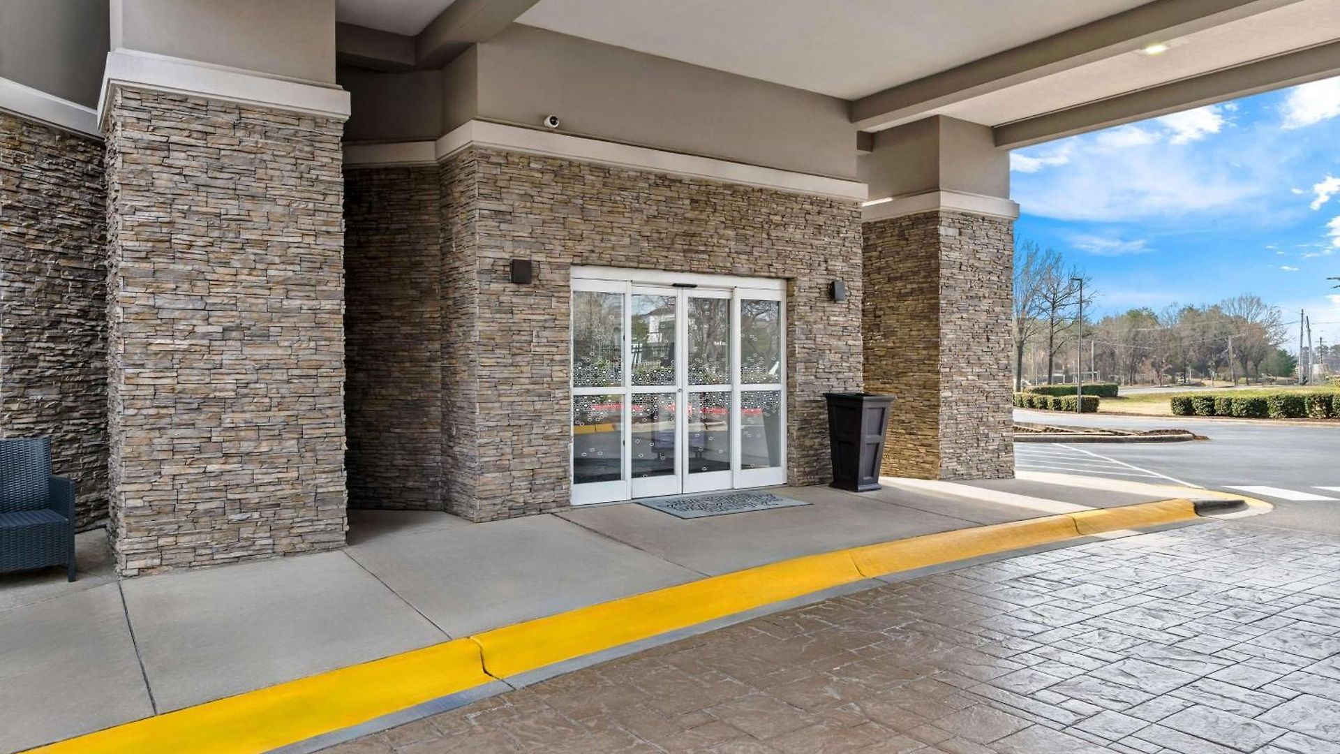 Hotel Hampton & Charlotte-airport 3*
