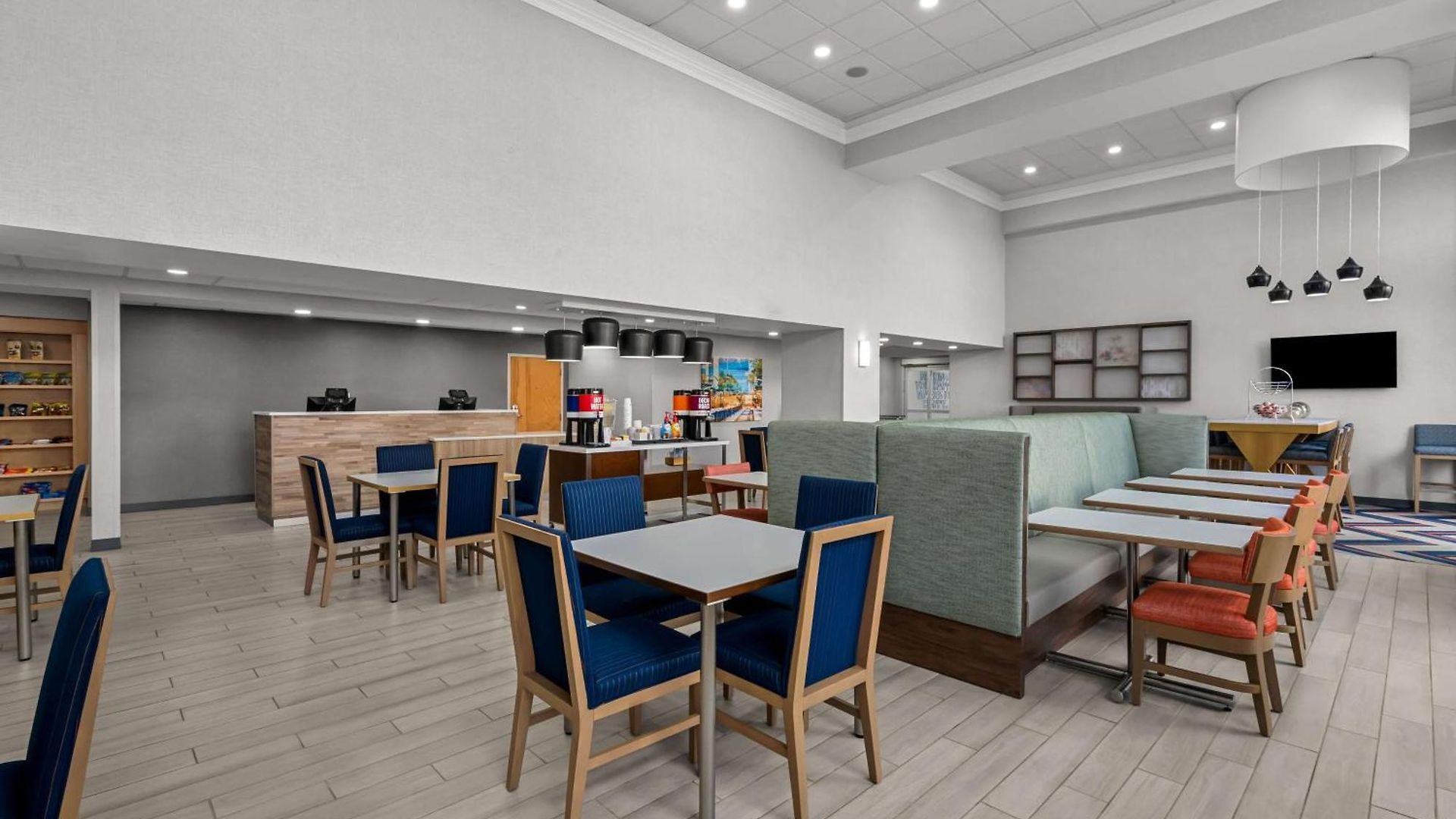 Hampton & Charlotte-airport Hotel