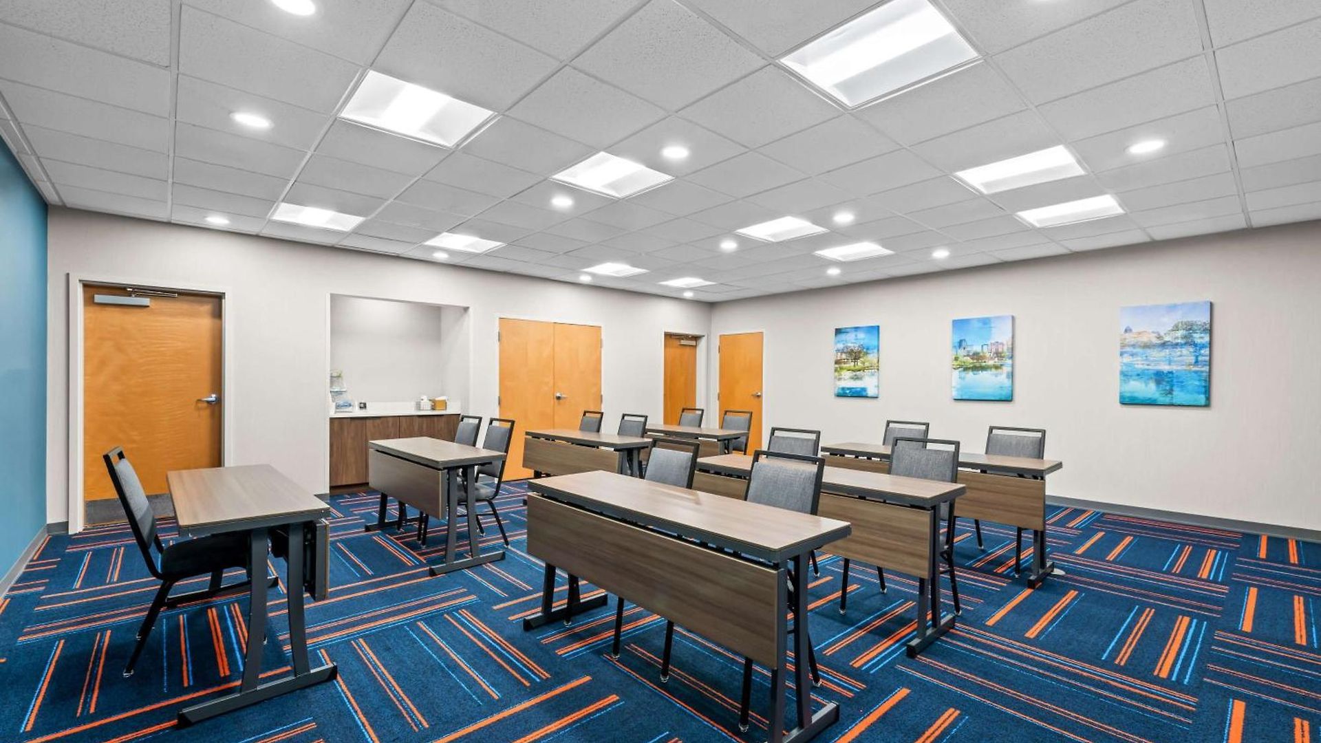 Hotel Hampton & Charlotte-airport 3*