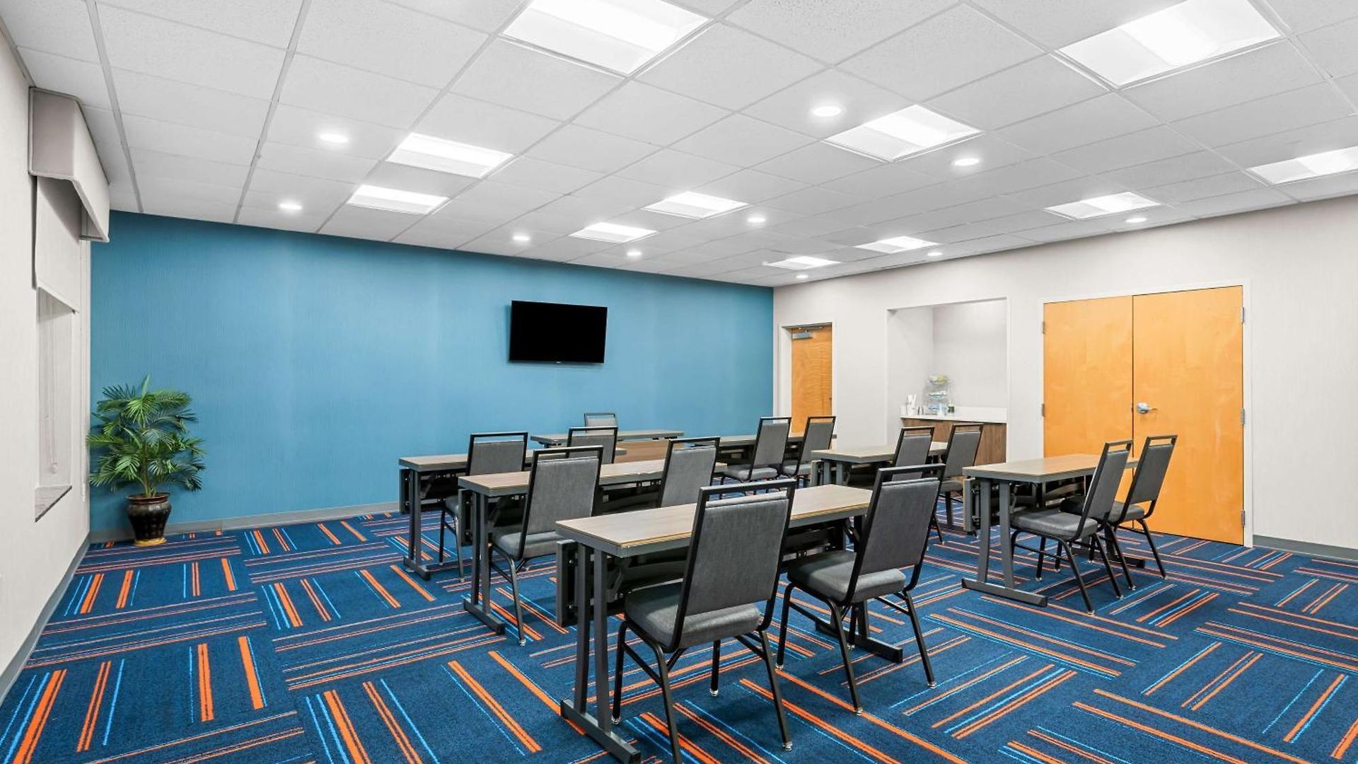 Hampton & Charlotte-airport Hotel 3*