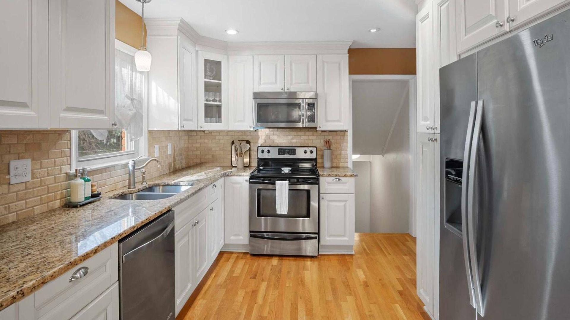 Holiday home Elegant 4bd Retreat - Backyard Bbq & Theater Charlotte
