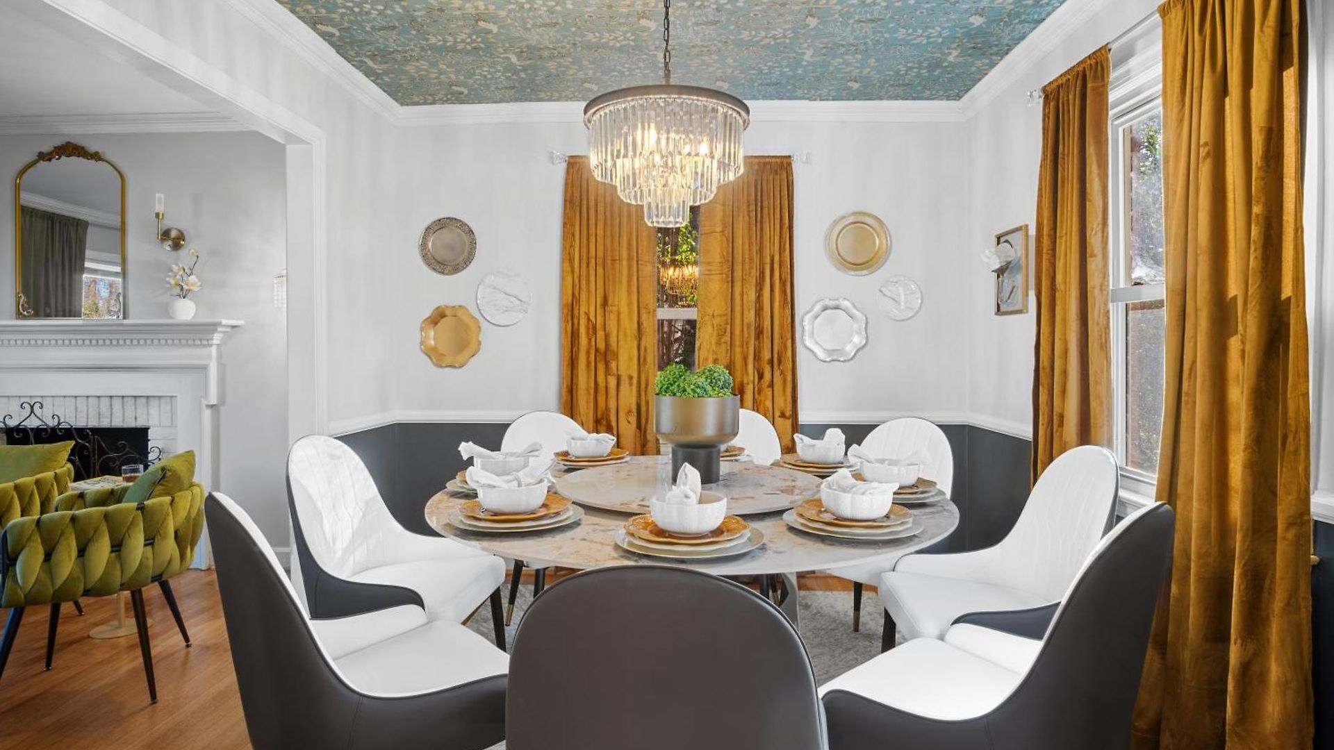 Elegant 4bd Retreat - Backyard Bbq & Theater Charlotte
