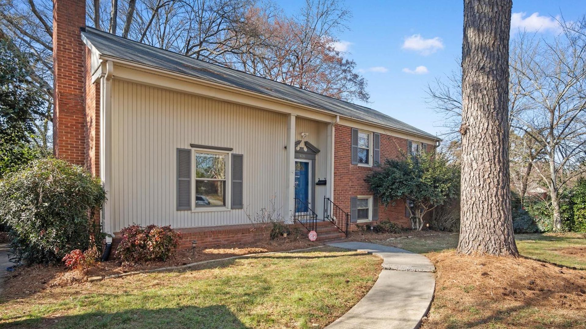 Elegant 4bd Retreat - Backyard Bbq & Theater * Charlotte