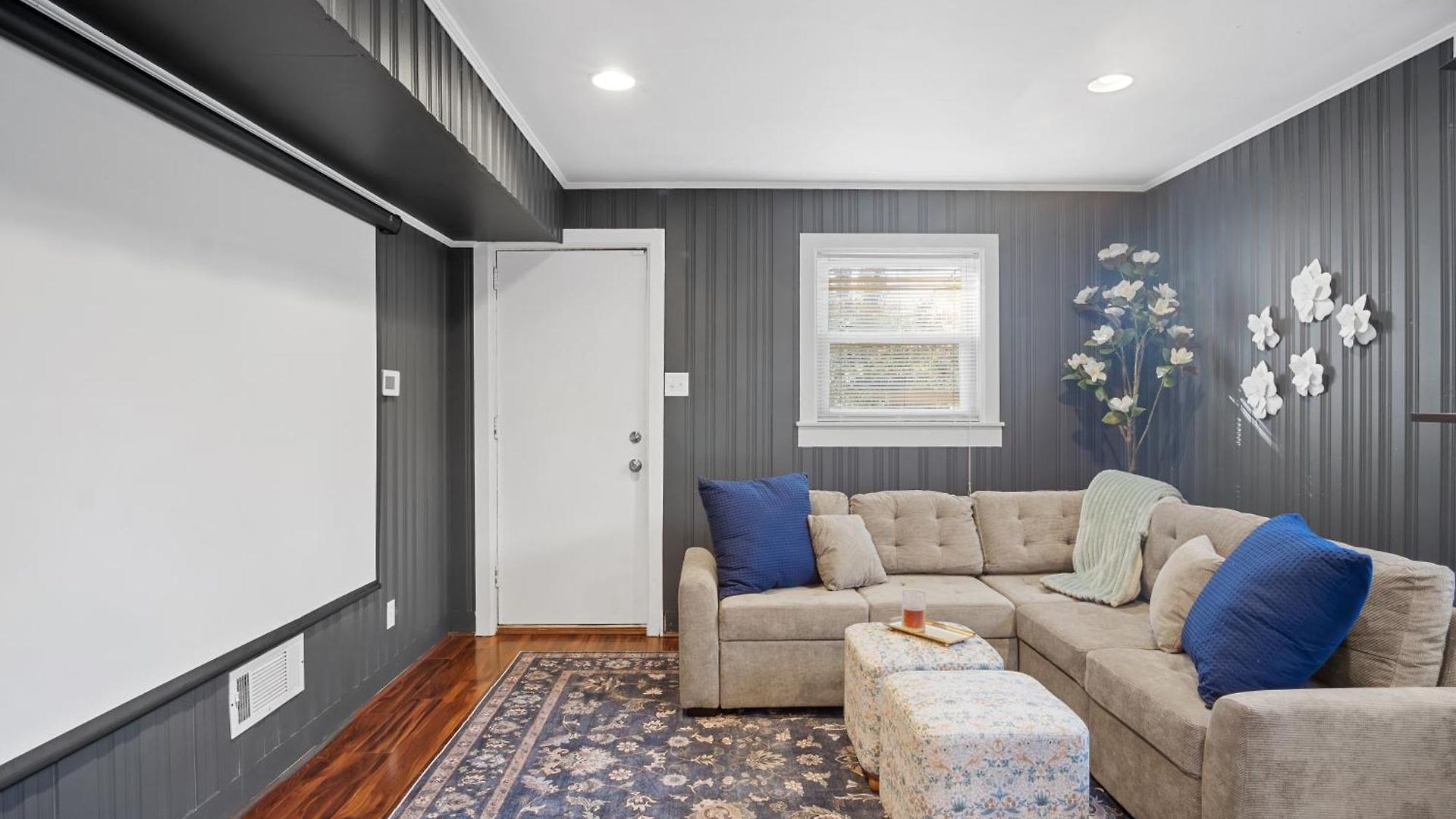 Elegant 4bd Retreat - Backyard Bbq & Theater Holiday home