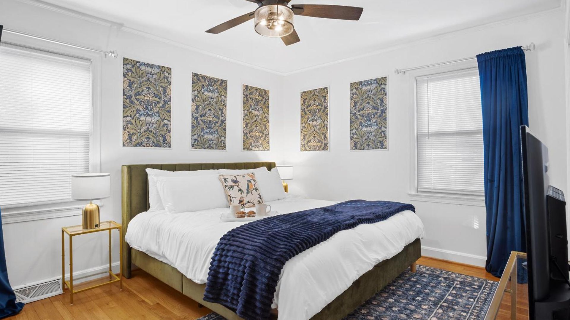Elegant 4bd Retreat - Backyard Bbq & Theater Charlotte