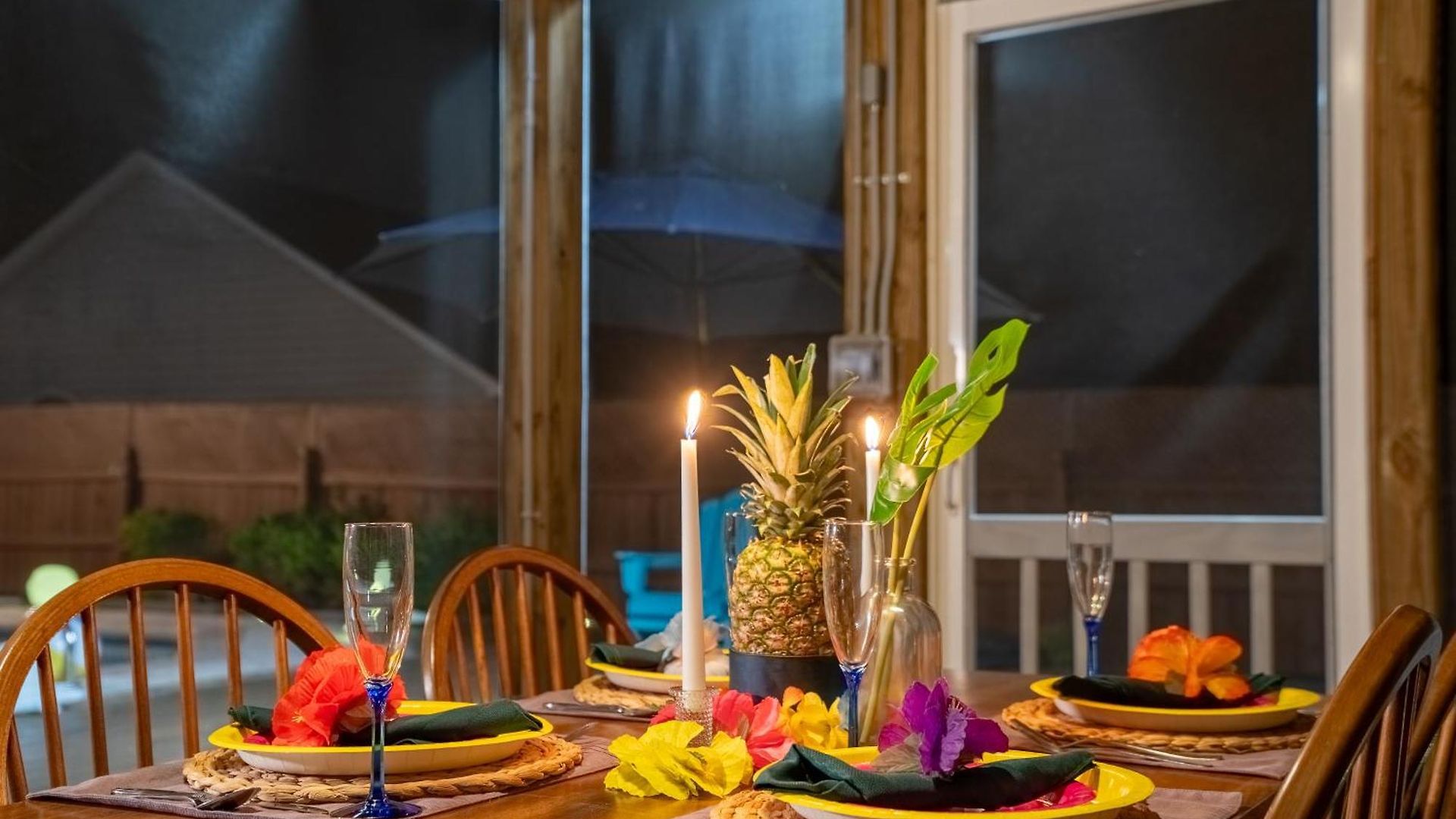Tropical Oasis With Tiki Bar, Firepit, Seasonal Pool Charlotte