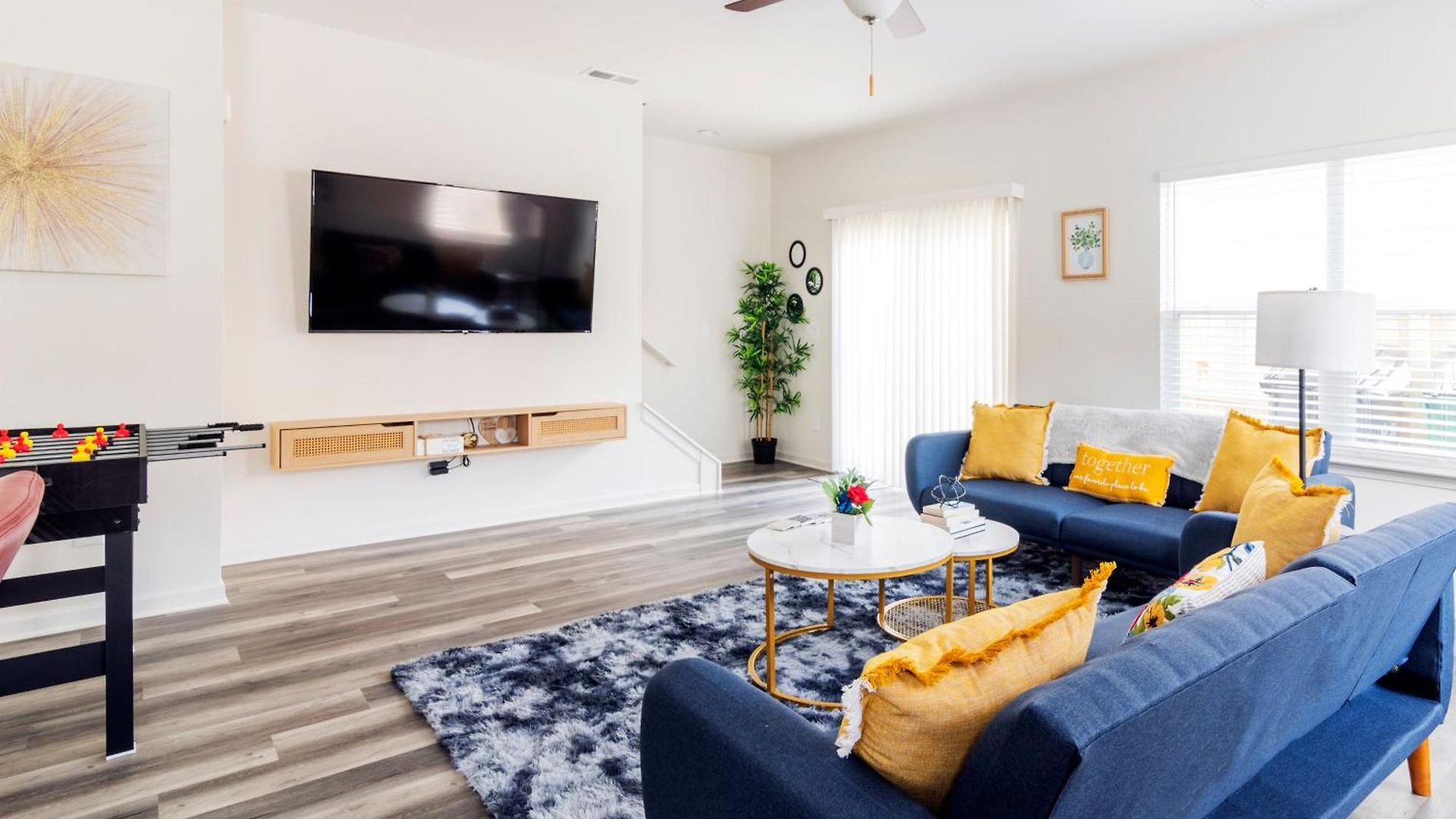 Holiday home Chic 9 Min To Uptown Hot Tub & Private Yard *