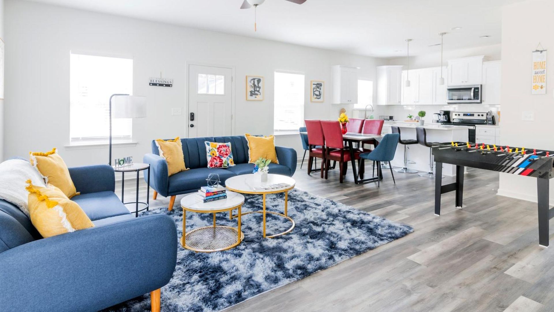 Chic 9 Min To Uptown Hot Tub & Private Yard Holiday home