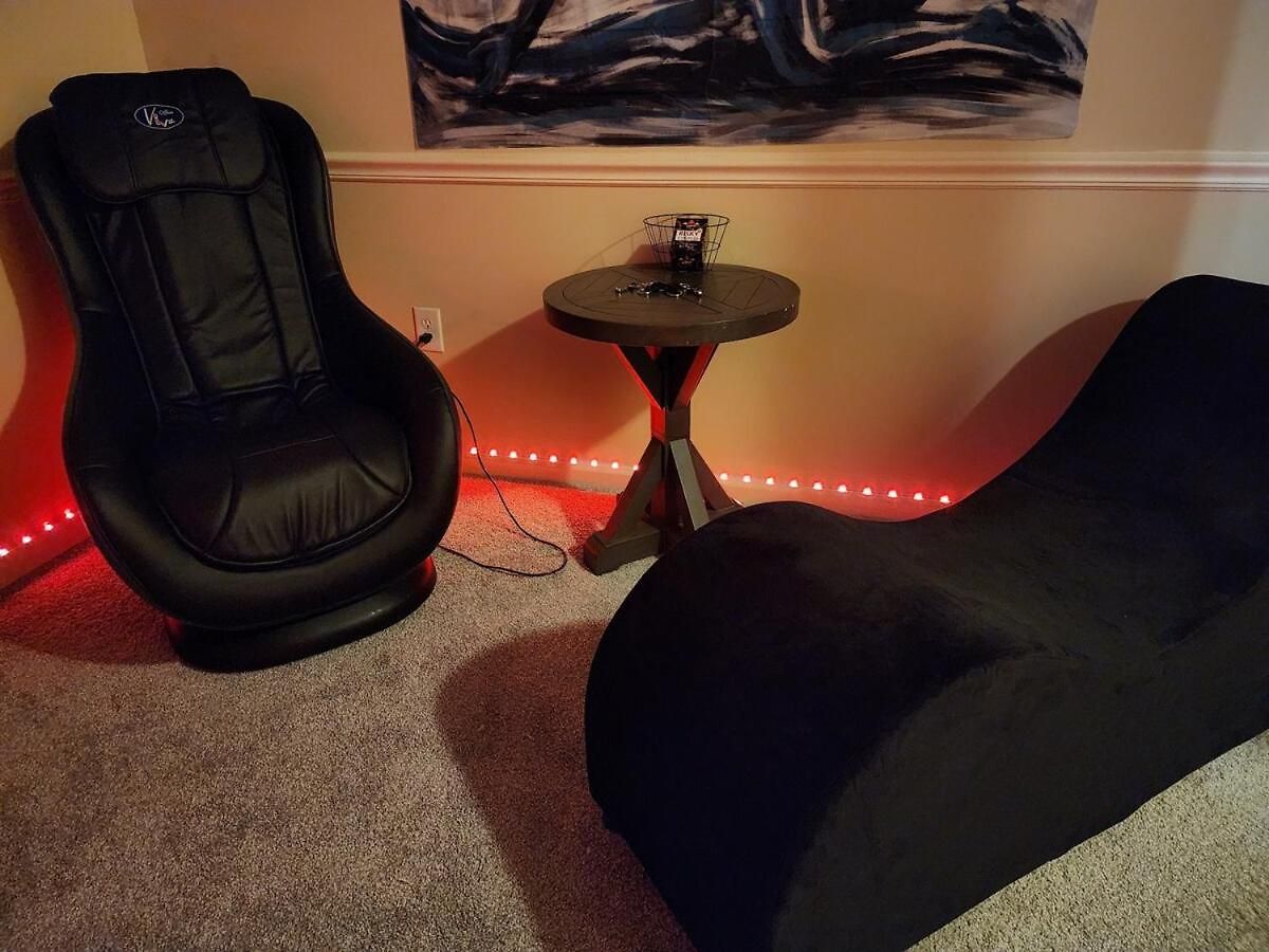 Apartment Frisky Adult Play Place - Fri & Sat Get Sunday Free! 