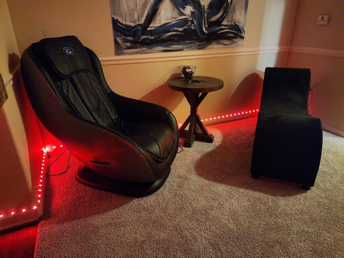 Apartment Frisky Adult Play Place - Fri & Sat Get Sunday Free! 