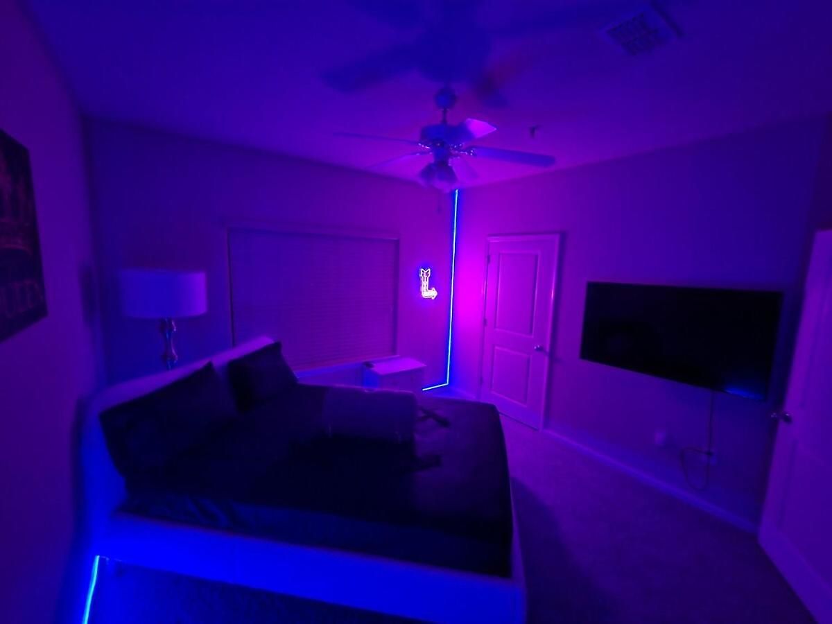 Apartment Frisky Adult Play Place - Fri & Sat Get Sunday Free! 