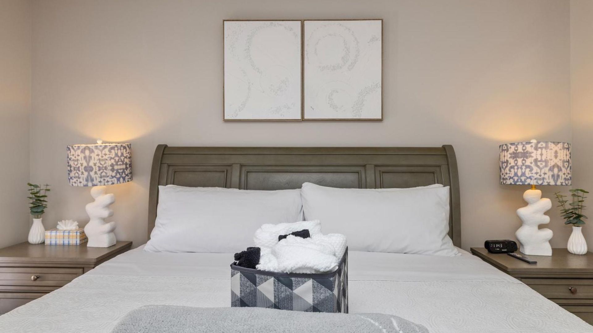 King And Queen Beds With A Gourmet Kitchen Charlotte