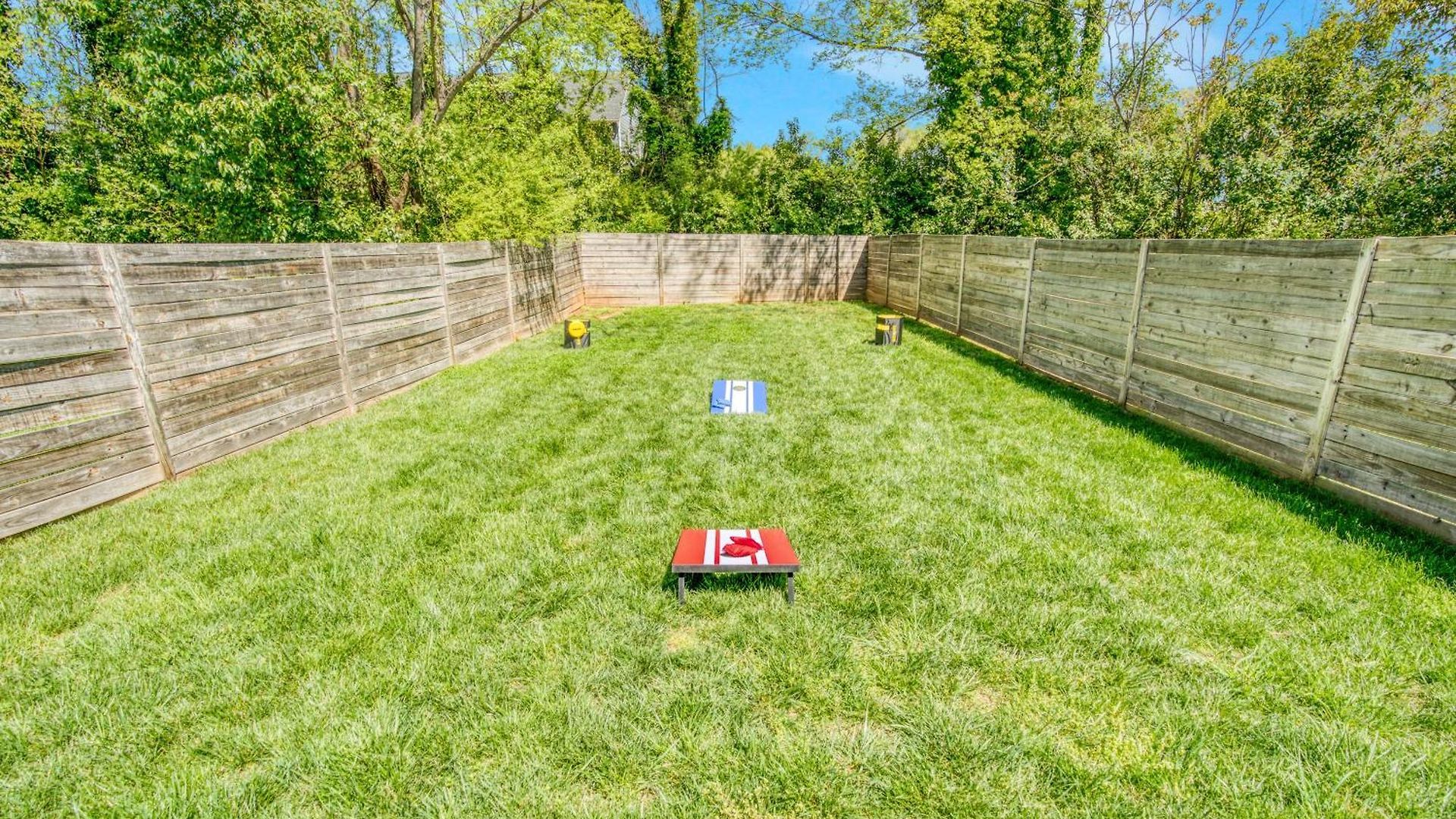 Holiday home 3 Lux King Beds O Game Rm O Fenced Backyard Escape