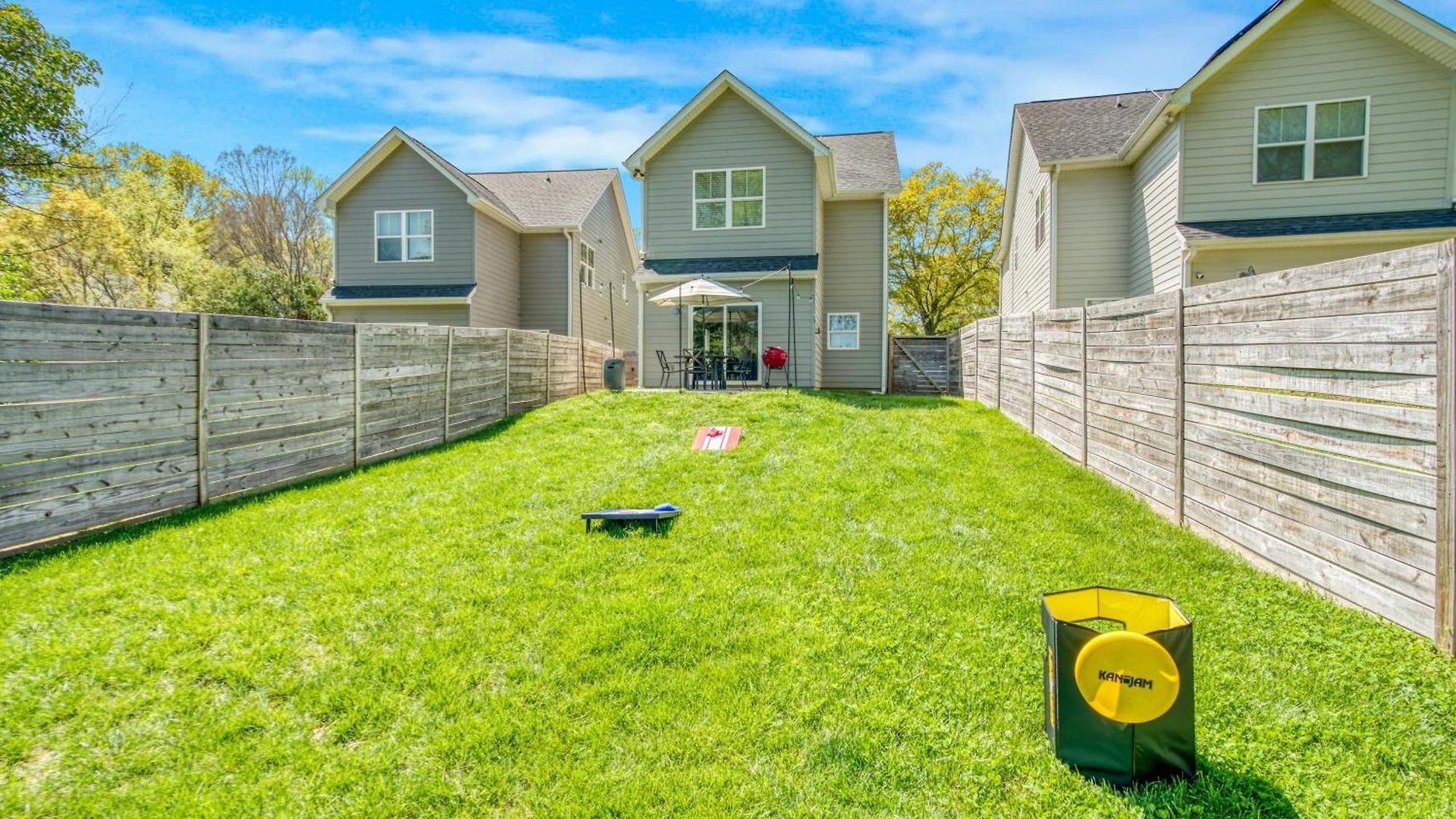 Holiday home 3 Lux King Beds O Game Rm O Fenced Backyard Escape
