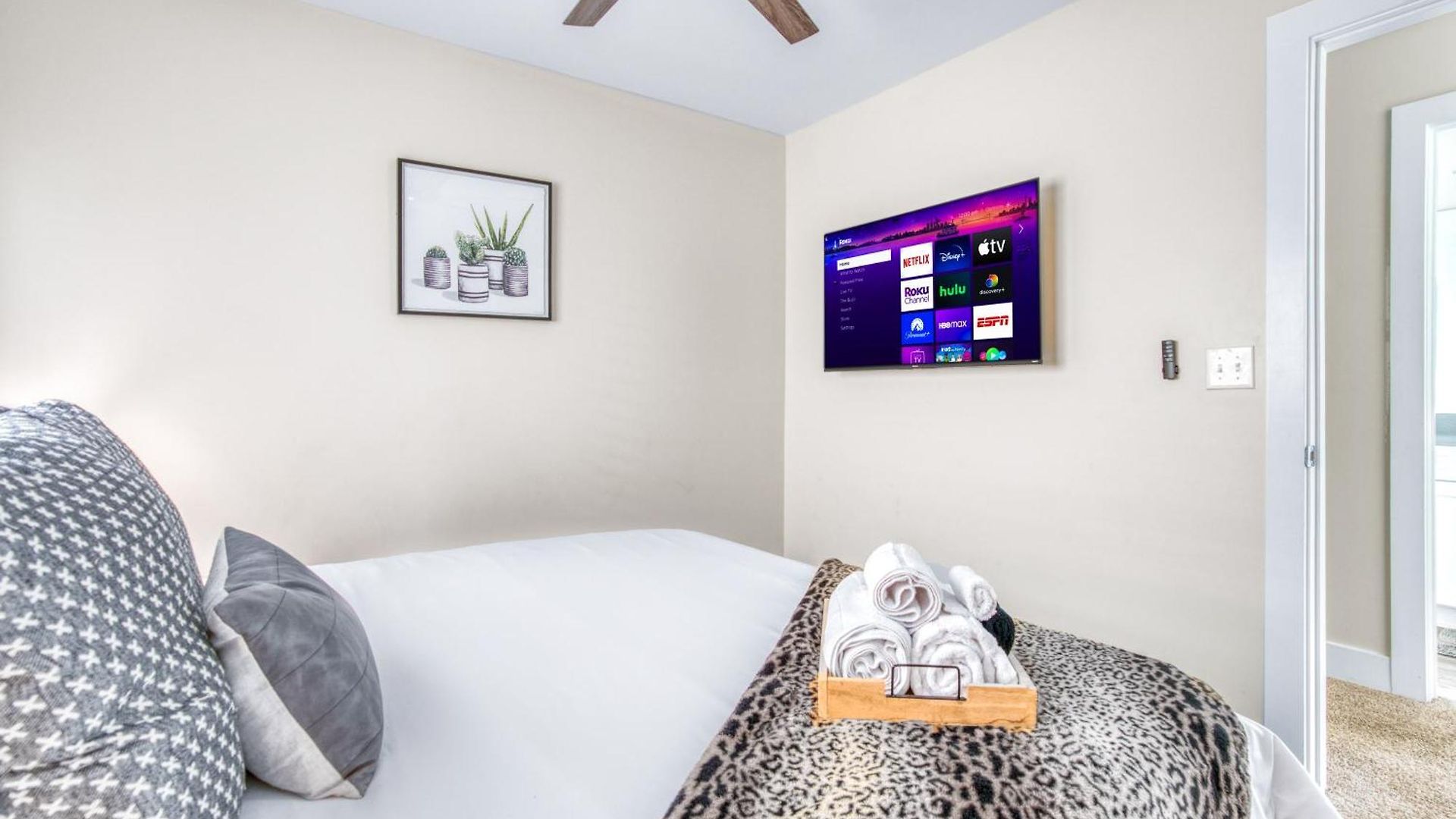 3 Lux King Beds O Game Rm O Fenced Backyard Escape Charlotte