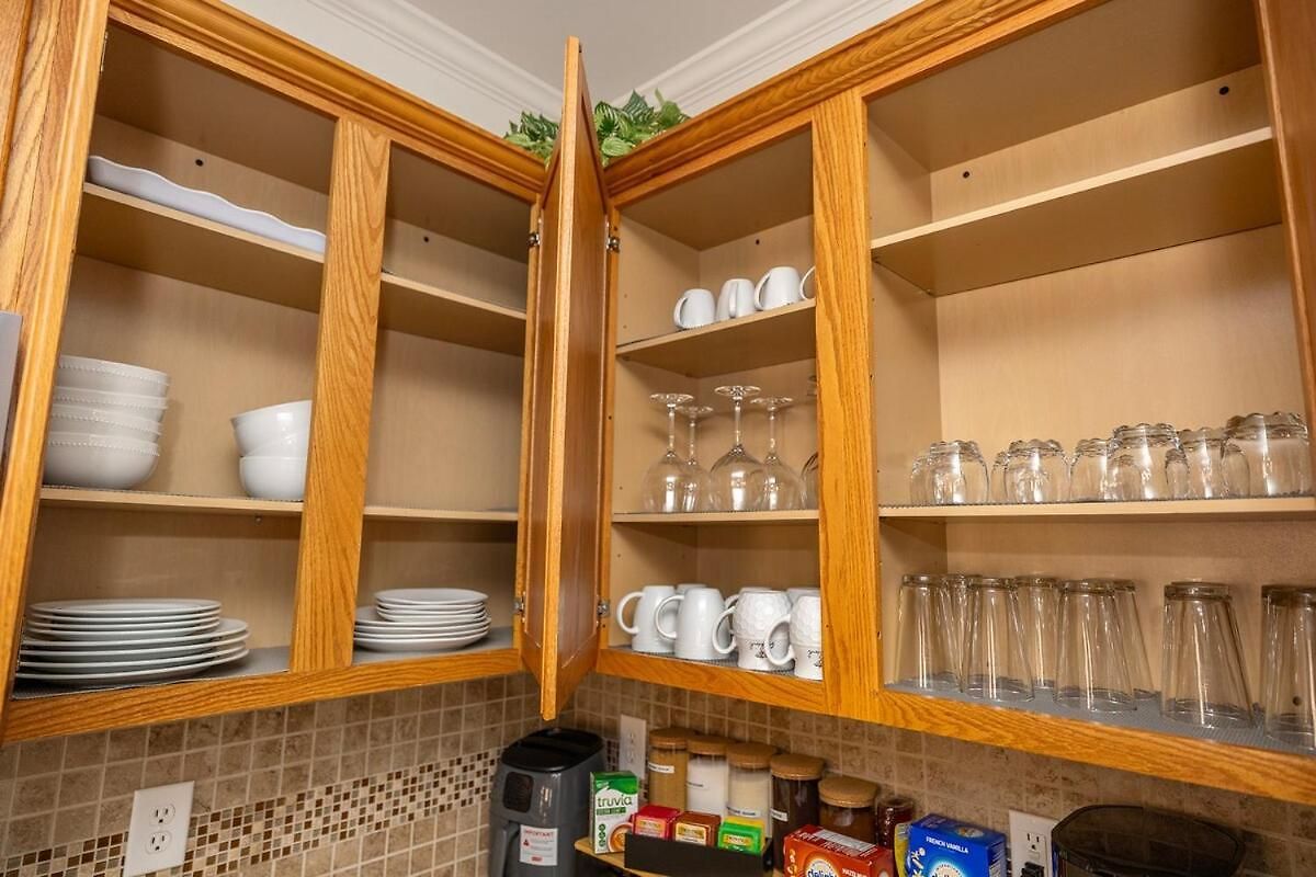 King And Queen Beds With A Gourmet Kitchen *