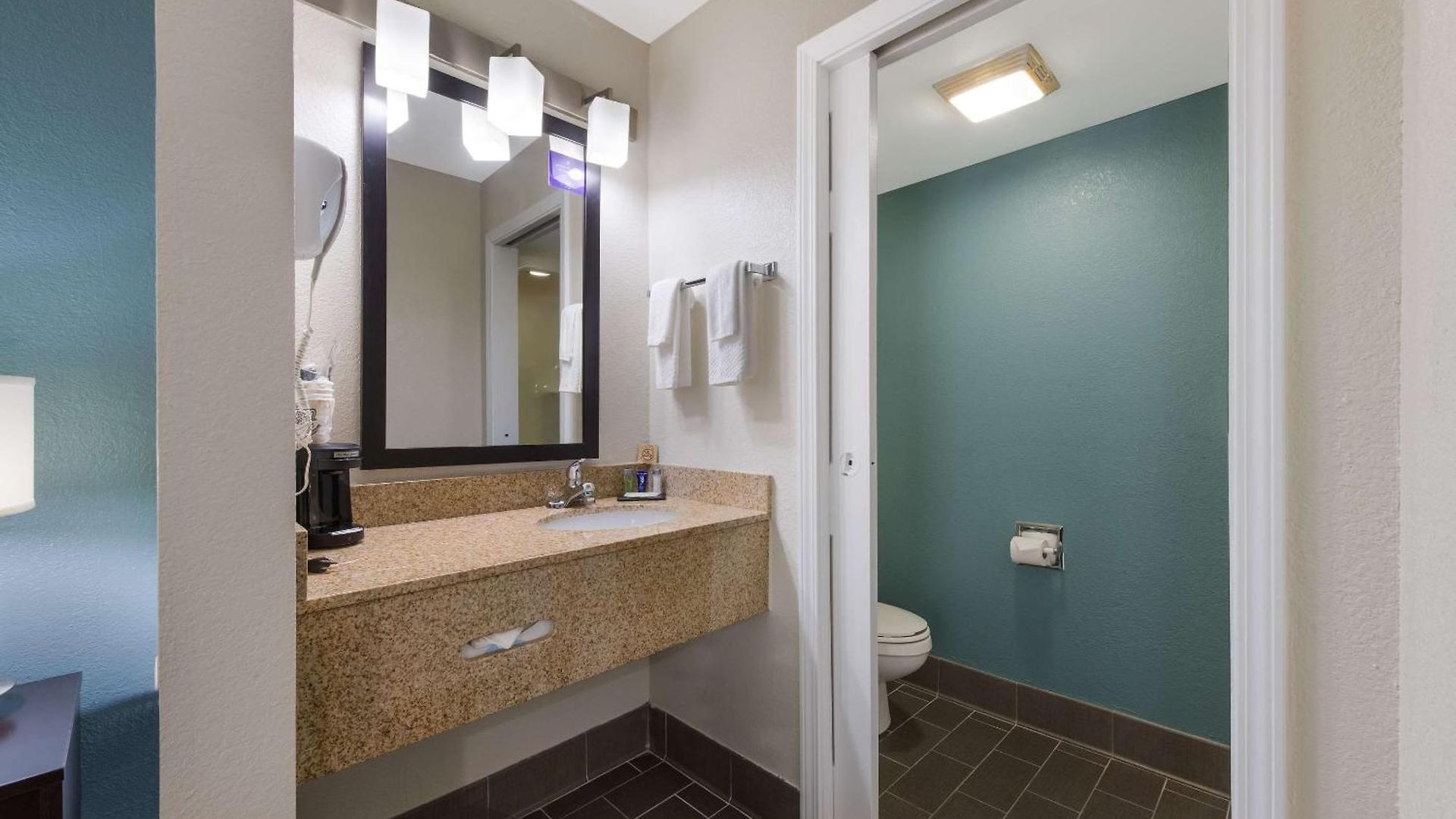 Inn Sleep Northlake 4*