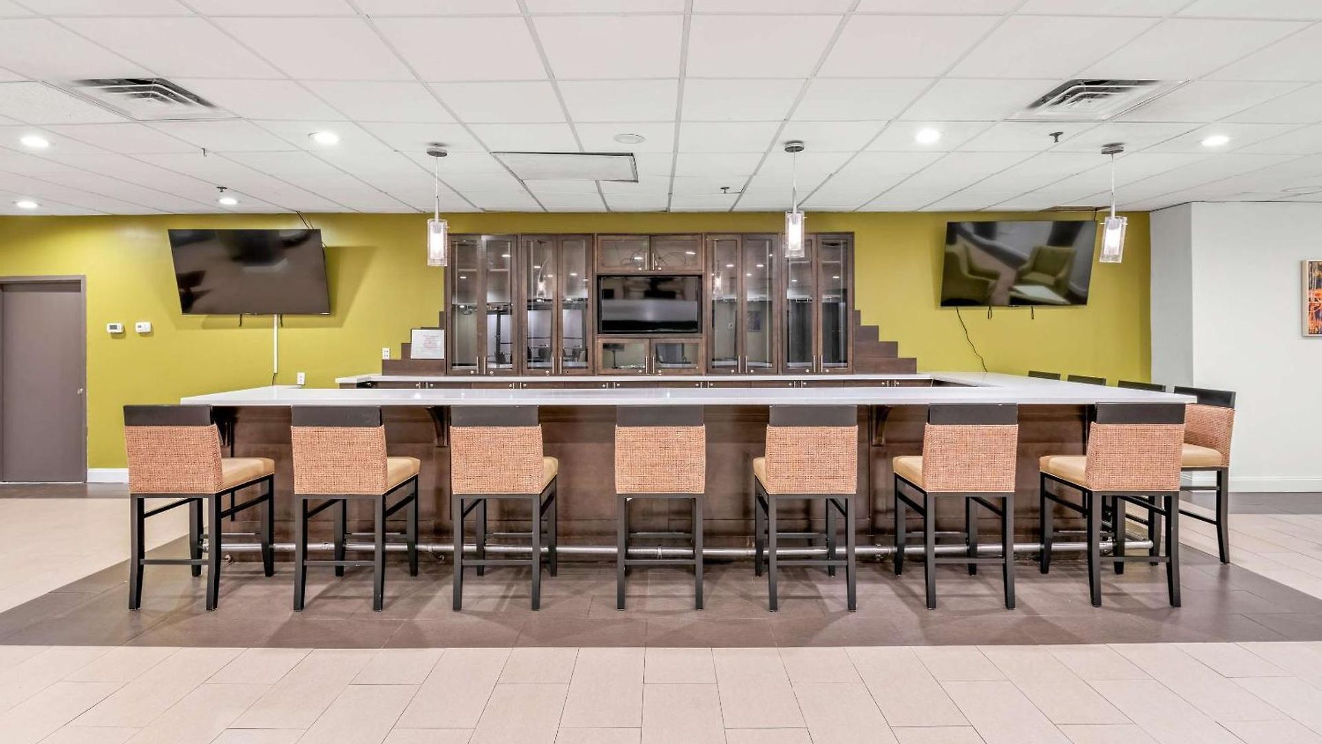 Radisson Airport Hotel 3*