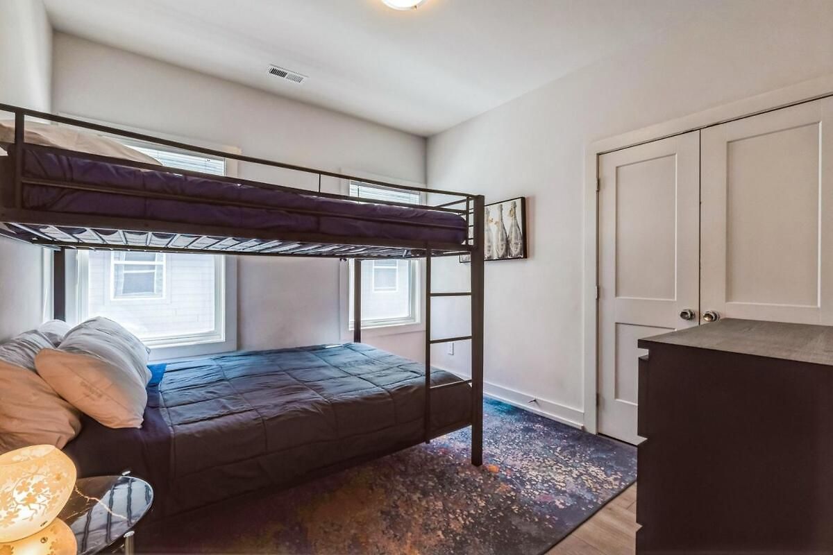 Pooltable-15 Mins To Uptown & Dt-king Bed! Charlotte