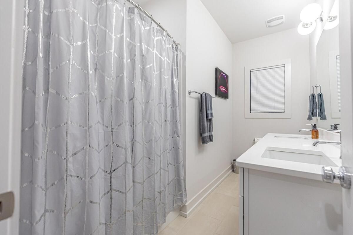 Holiday home Pooltable-15 Mins To Uptown & Dt-king Bed! Charlotte
