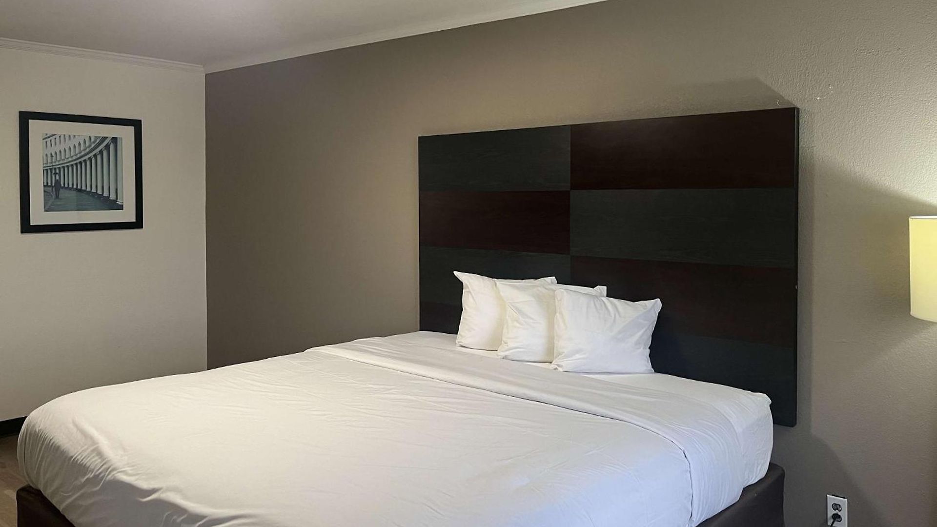 6 Charlotte, Nc - Airport South Hotel 2*