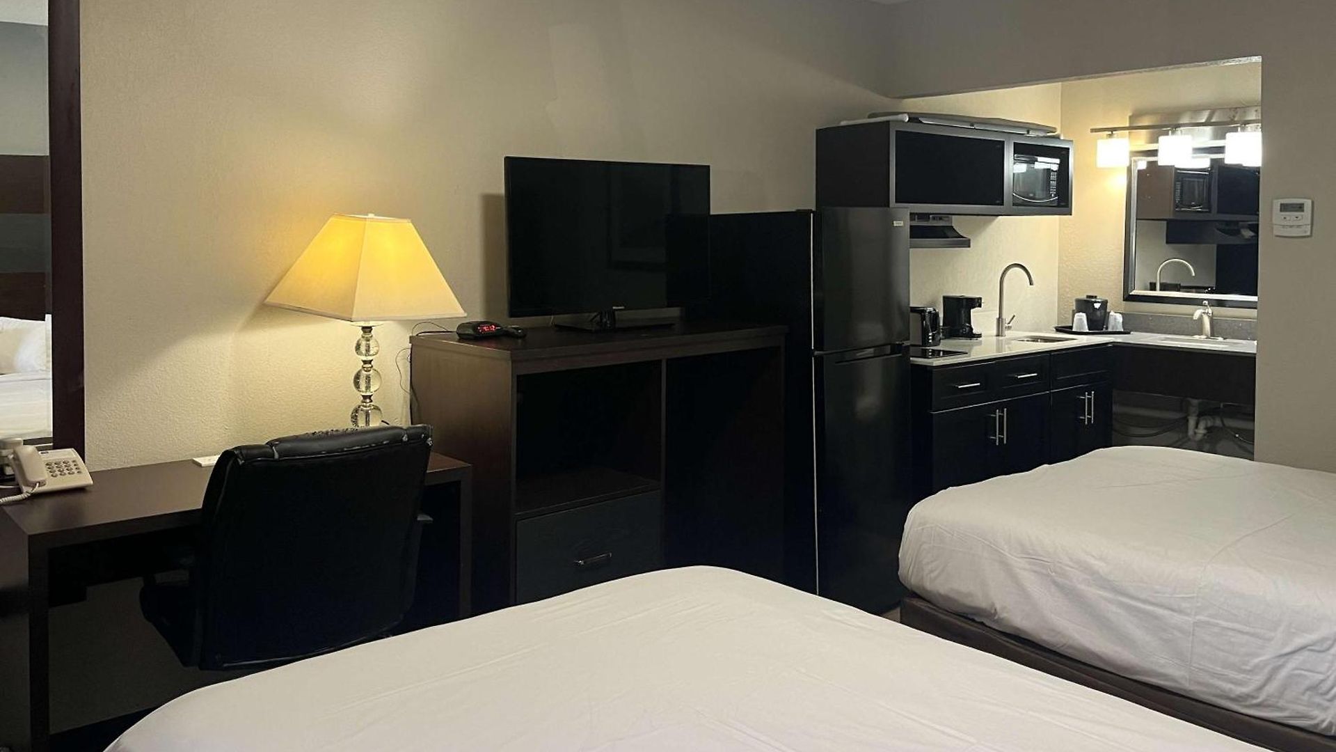 6 Charlotte, Nc - Airport South 2*