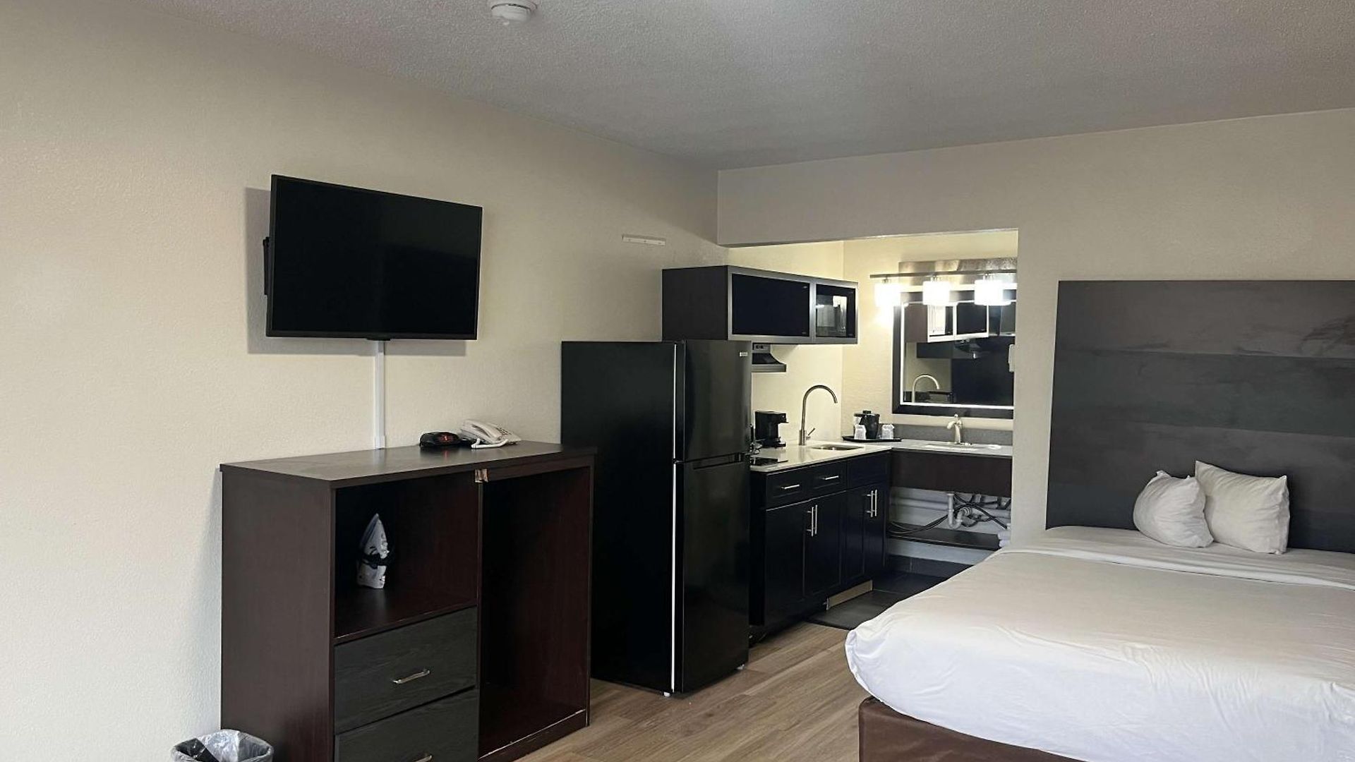 Hotel 6 Charlotte, Nc - Airport South 2*