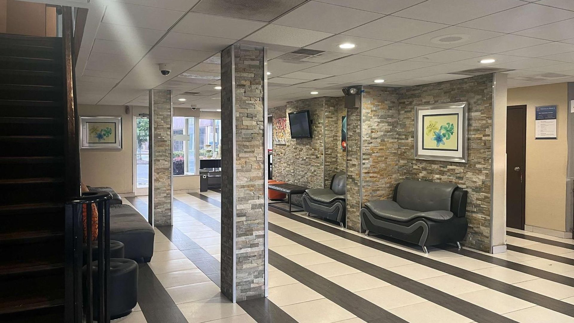 6 Charlotte, Nc - Airport South 2*