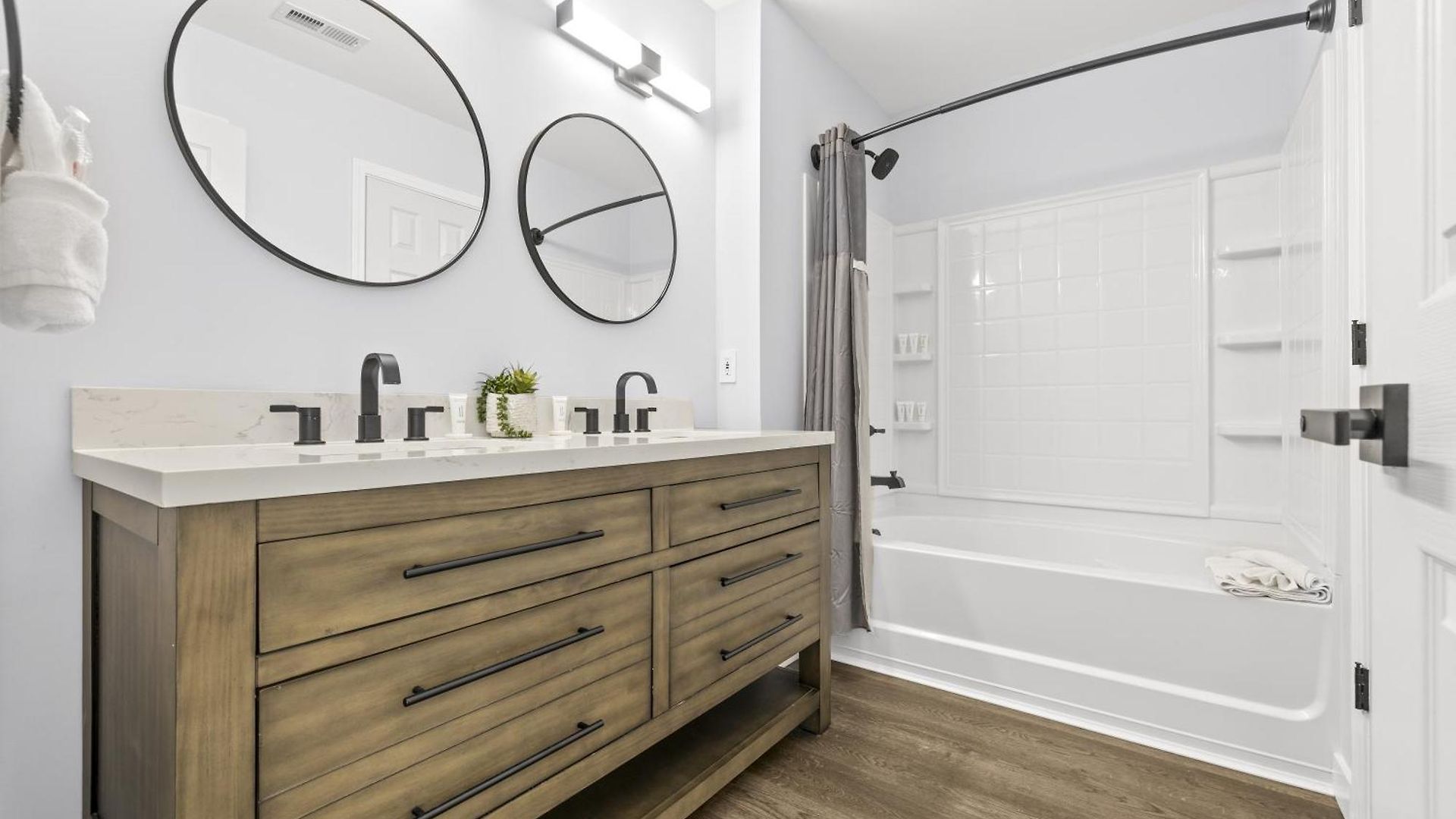 Apartment 3br Family Retreat With Modern Comforts Charlotte