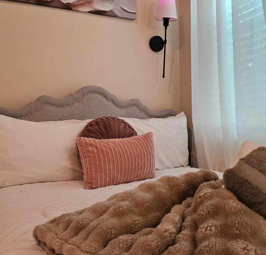 Holiday home Stylish 3br In Clt, Close To Downtown, Airport, Wfh & Parking & Family Friendly & Business Ready