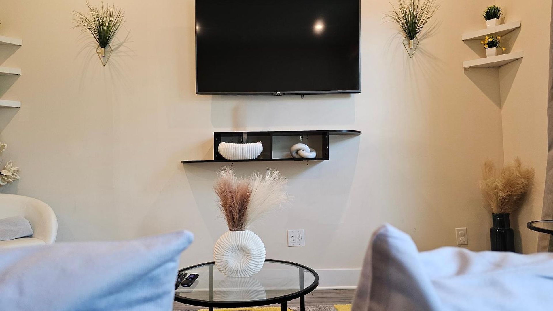 Stylish 3br In Clt, Close To Downtown, Airport, Wfh & Parking & Family Friendly & Business Ready