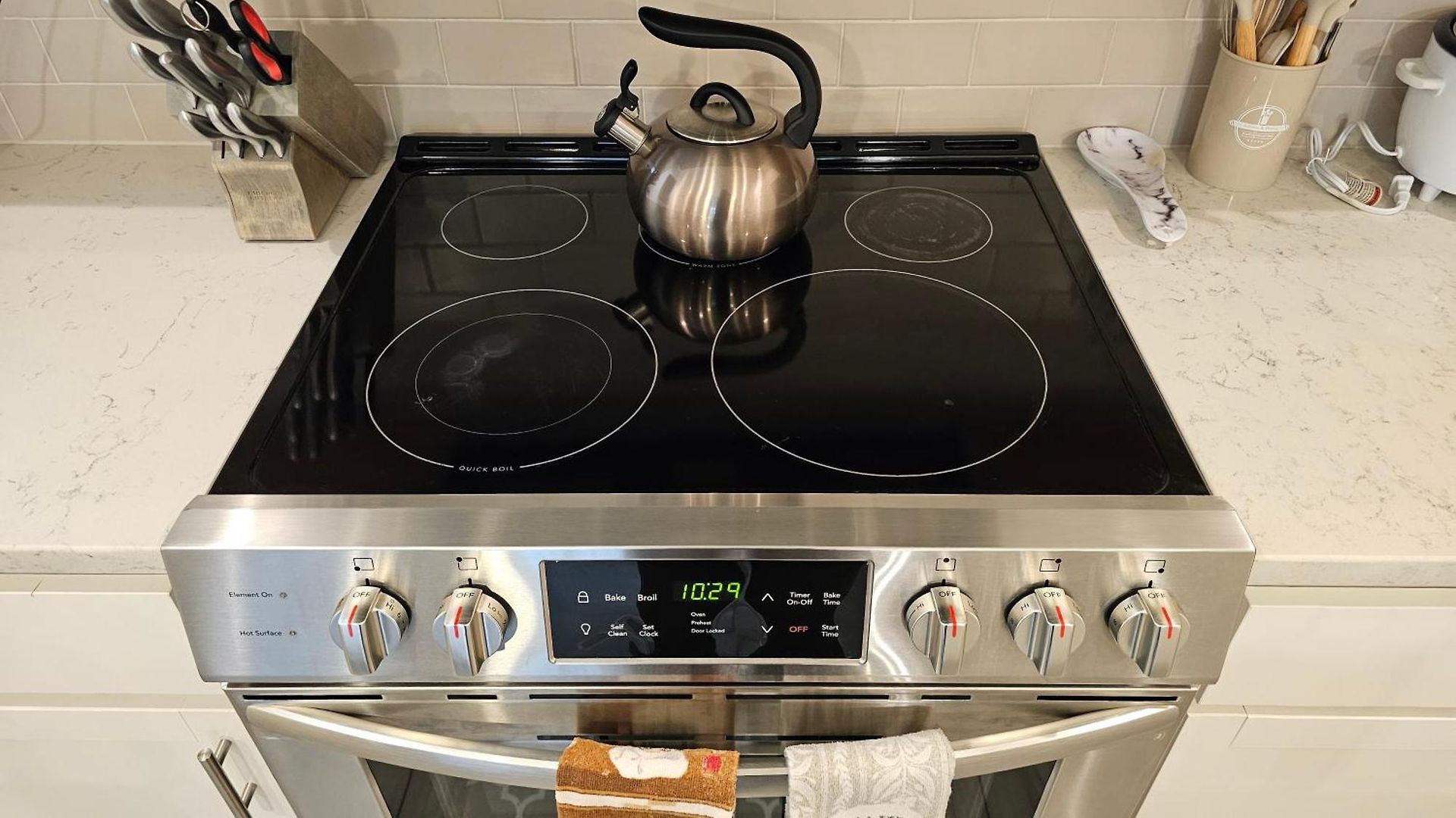 Stylish 3br In Clt, Close To Downtown, Airport, Wfh & Parking & Family Friendly & Business Ready Holiday home
