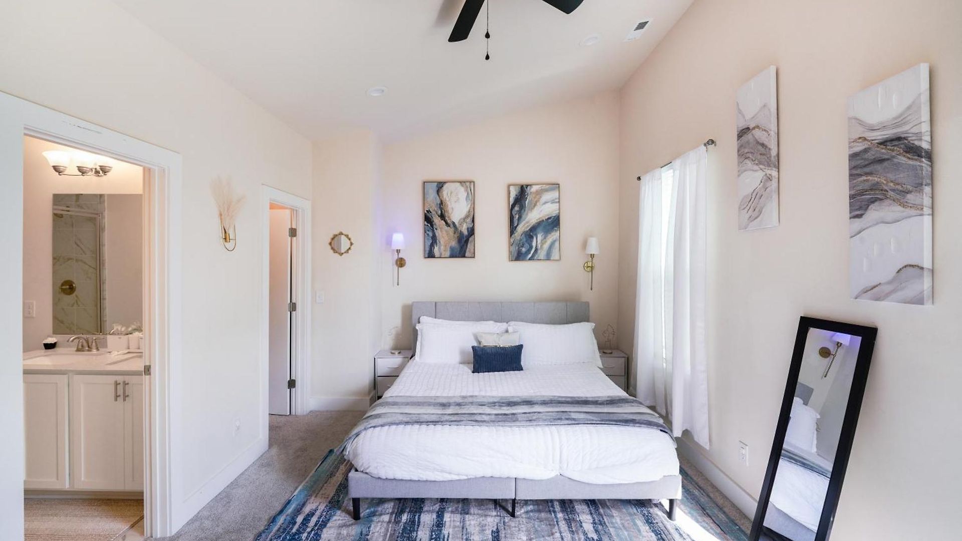 Holiday home Stylish 3br In Clt, Close To Downtown, Airport, Wfh & Parking & Family Friendly & Business Ready