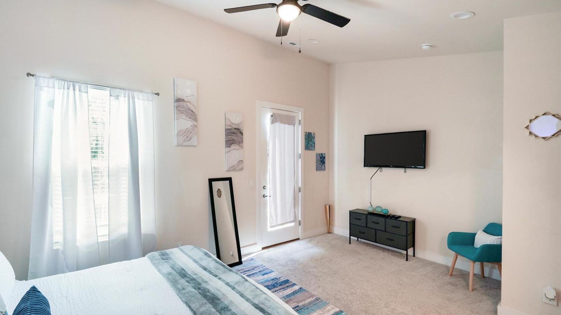 Holiday home Stylish 3br In Clt, Close To Downtown, Airport, Wfh & Parking & Family Friendly & Business Ready