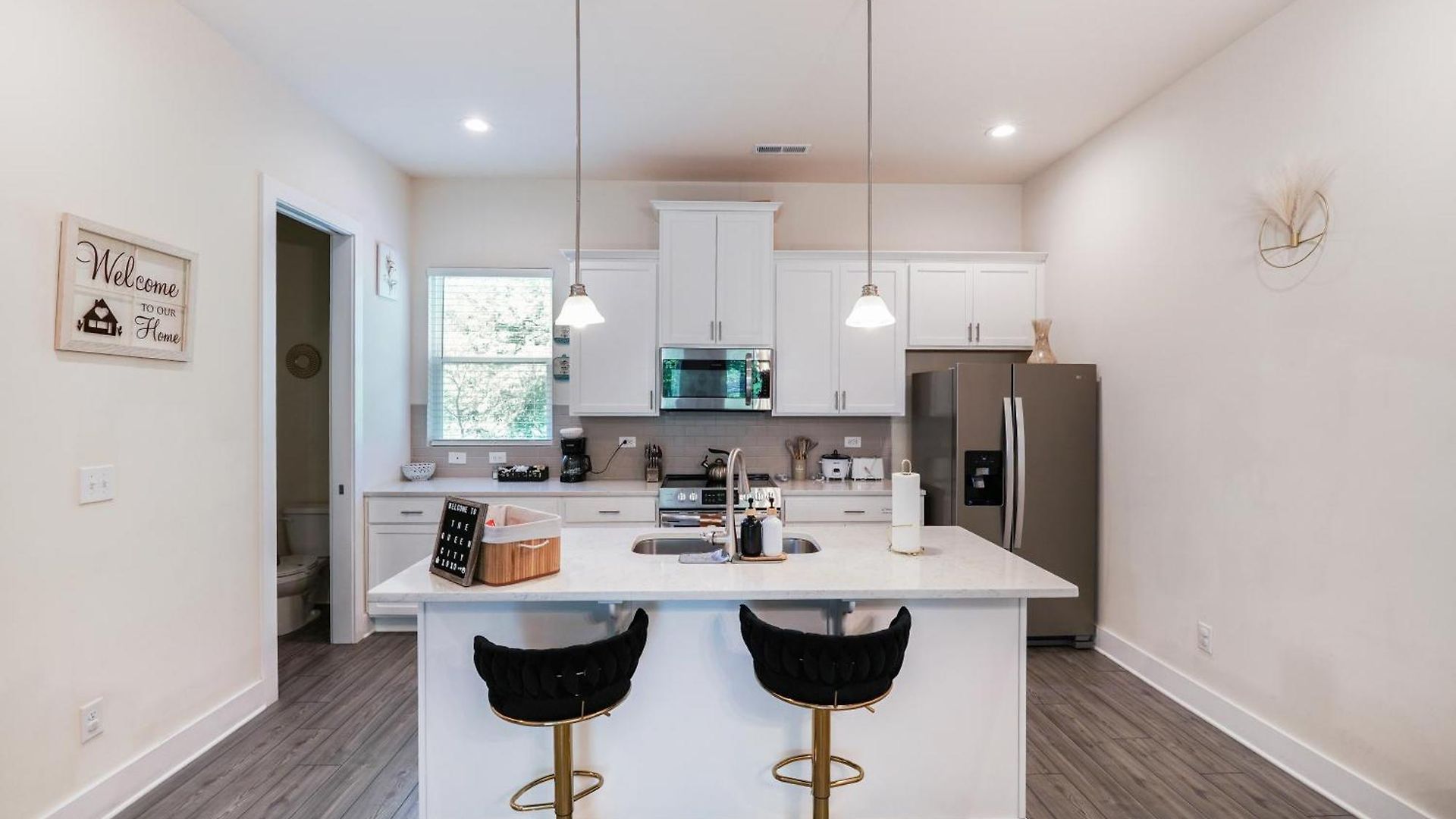 Holiday home Stylish 3br In Clt, Close To Downtown, Airport, Wfh & Parking & Family Friendly & Business Ready *