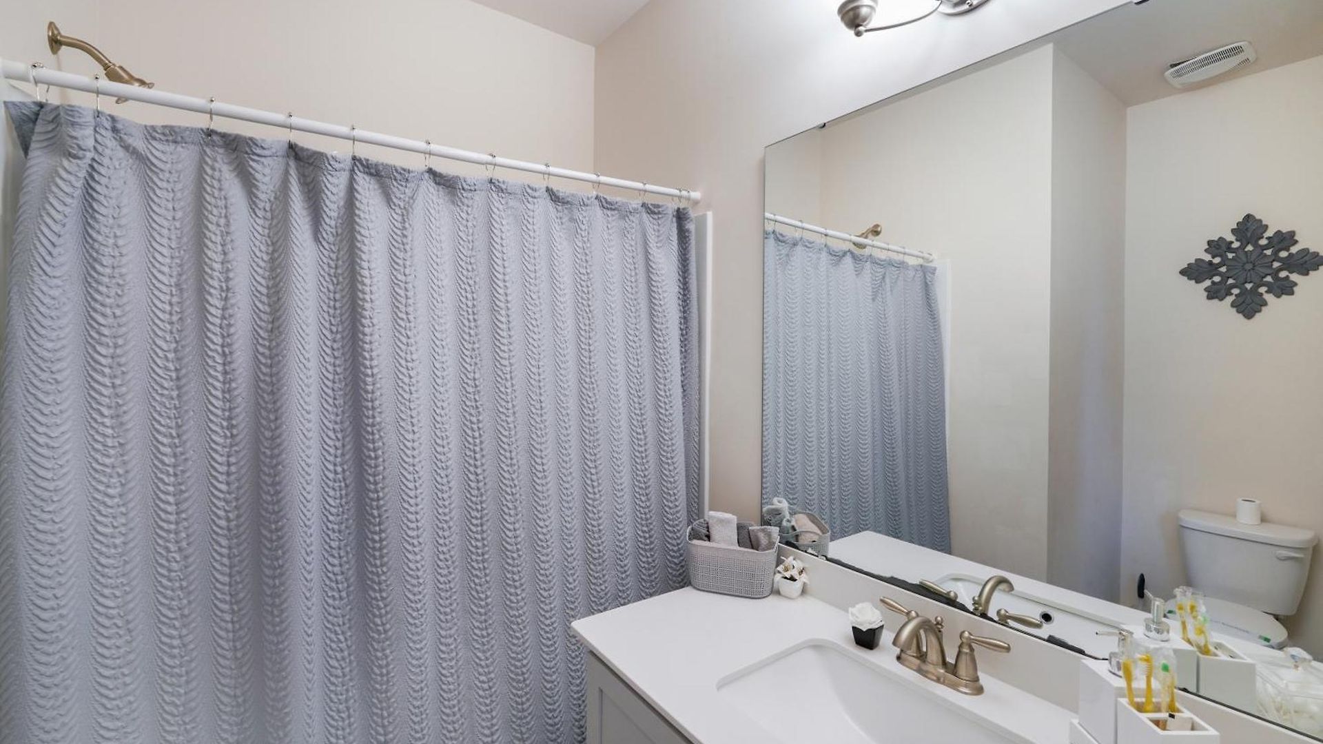 Holiday home Stylish 3br In Clt, Close To Downtown, Airport, Wfh & Parking & Family Friendly & Business Ready Charlotte