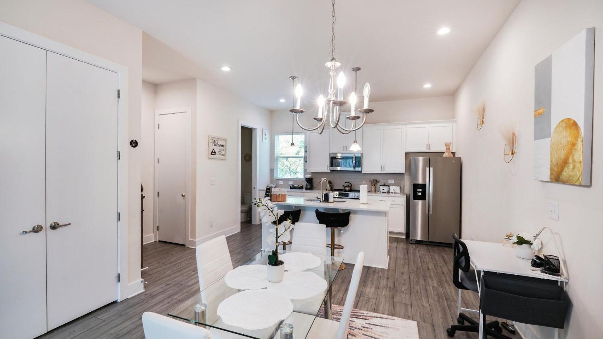 Holiday home Stylish 3br In Clt, Close To Downtown, Airport, Wfh & Parking & Family Friendly & Business Ready Charlotte