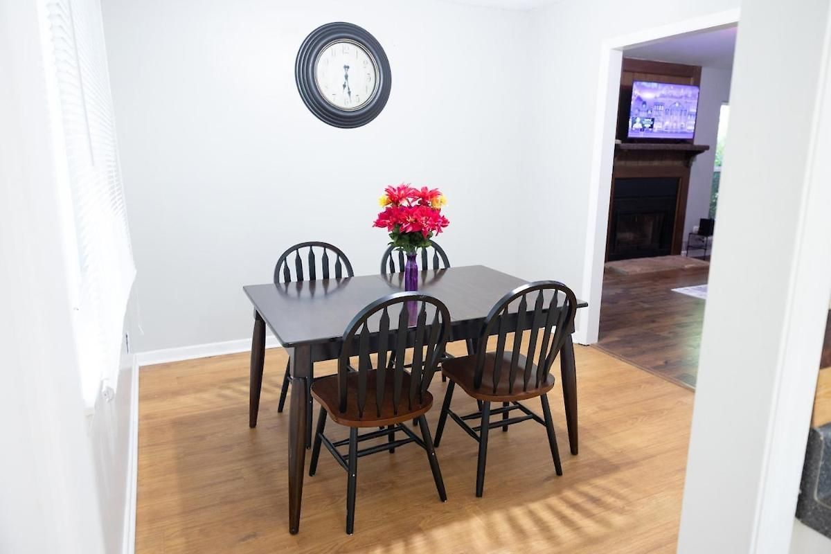 Holiday home Mins To Hospital Carowinds, Stadium, Amp Ballantyne *