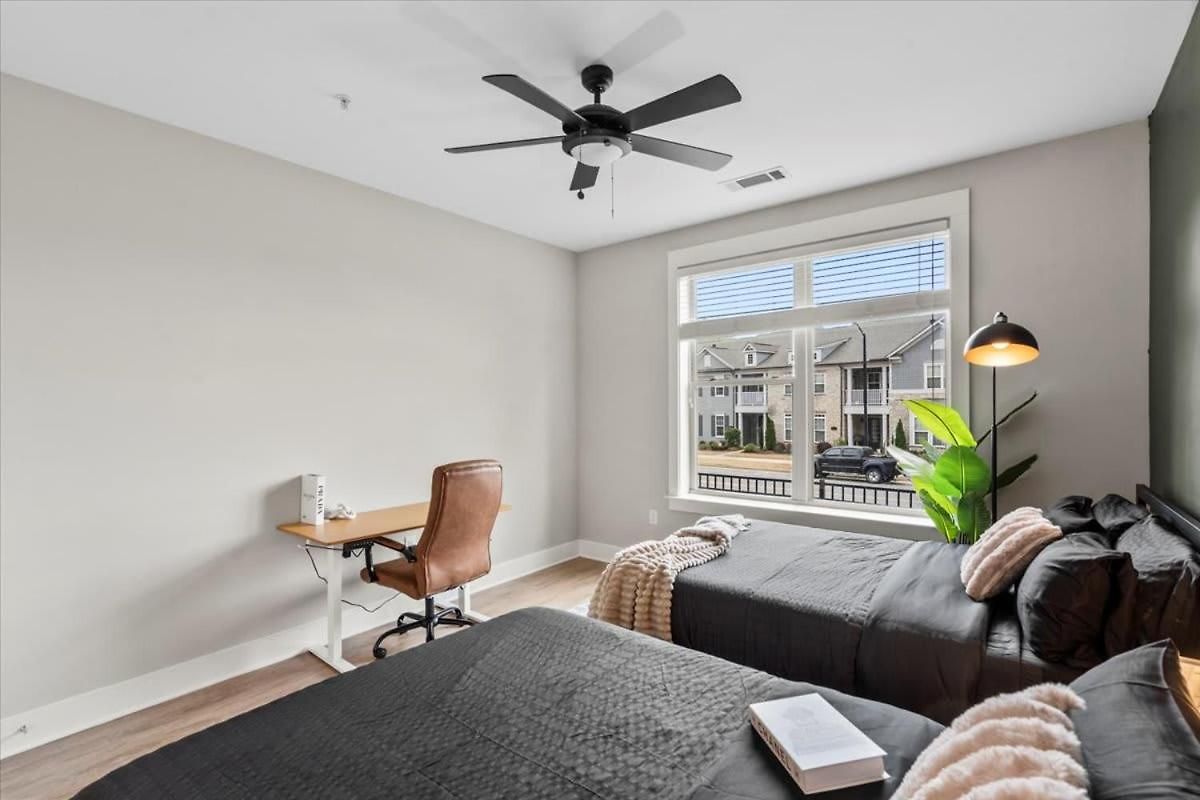 Luxurious King 3br In Waverly Charlotte!