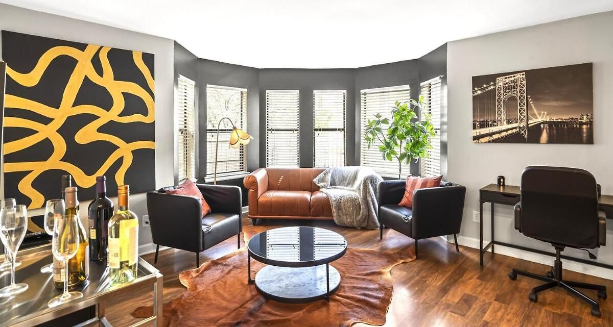 Luxe 2br 2 Bath Prime Uptown With Free Parking Apartment *