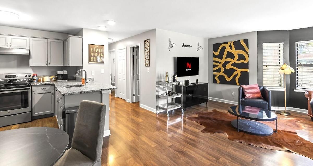 Luxe 2br 2 Bath Prime Uptown With Free Parking Apartment Charlotte
