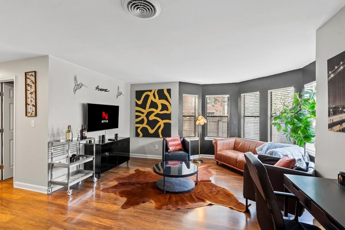 Apartment Luxe 2br 2 Bath Prime Uptown With Free Parking